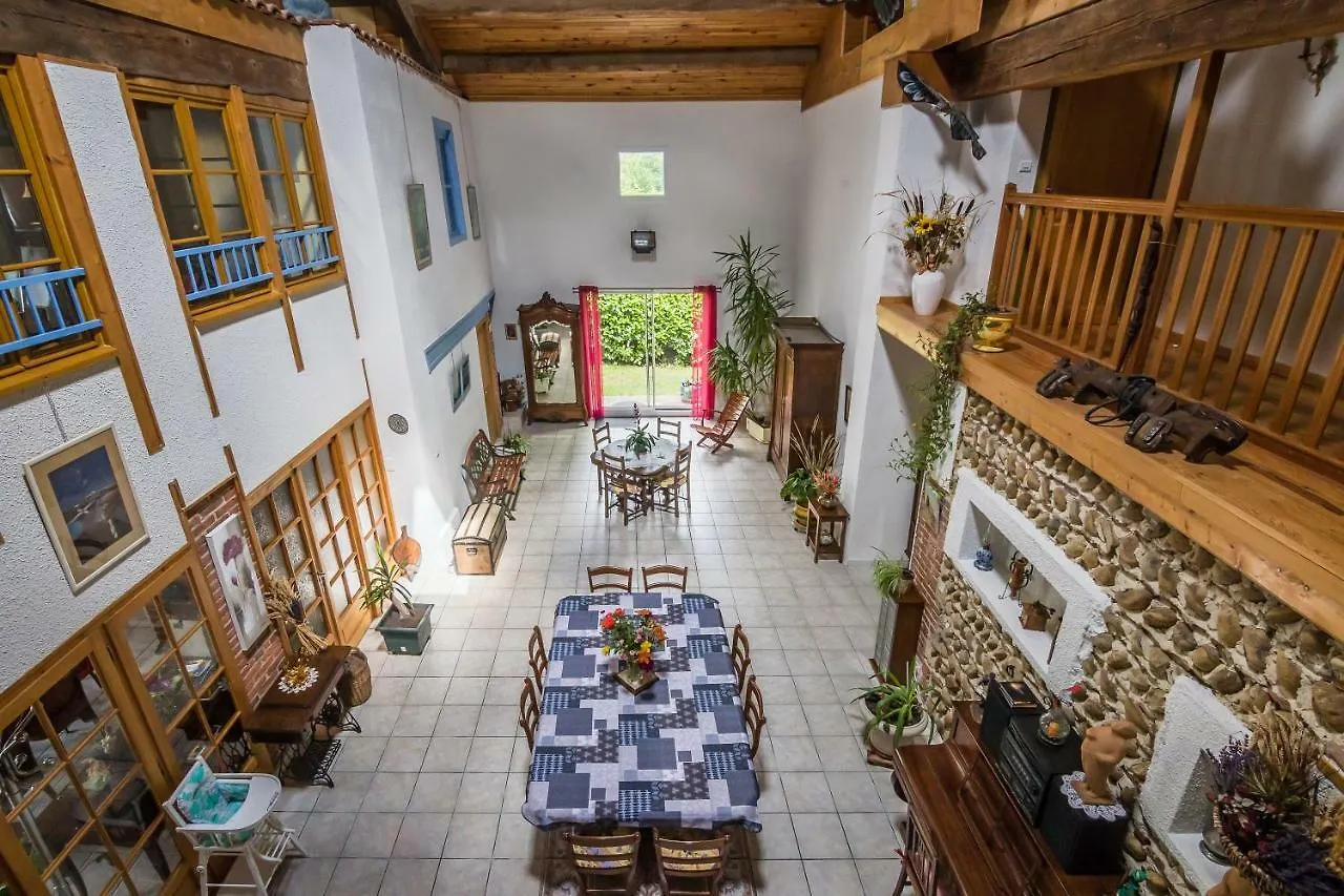 Bed and Breakfast Le Clos Des Collieres à Marcollin Couette-café