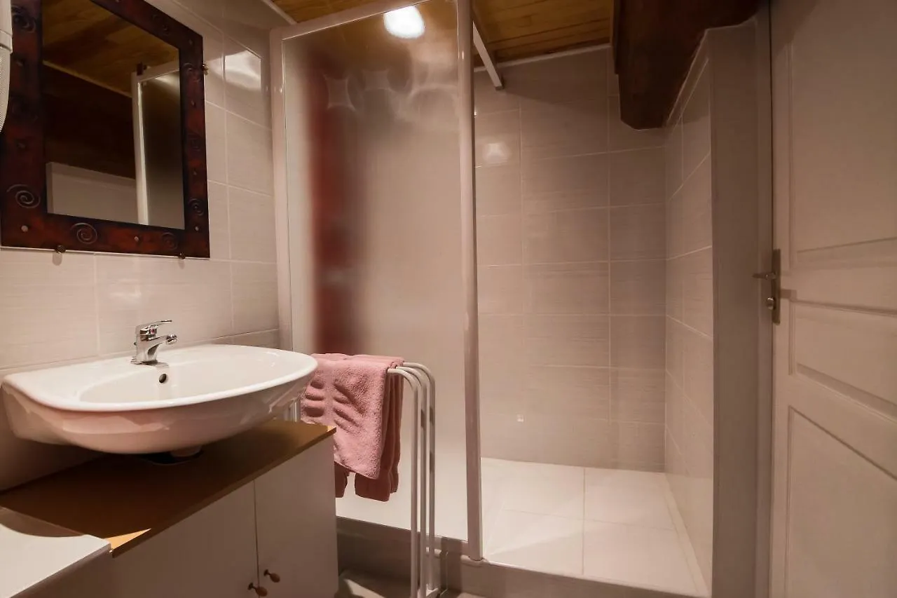 Bed and Breakfast Le Clos Des Collieres à Marcollin 0*,  France