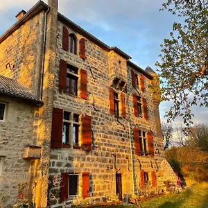 Couette-café Manoir Du Grail, Devesset