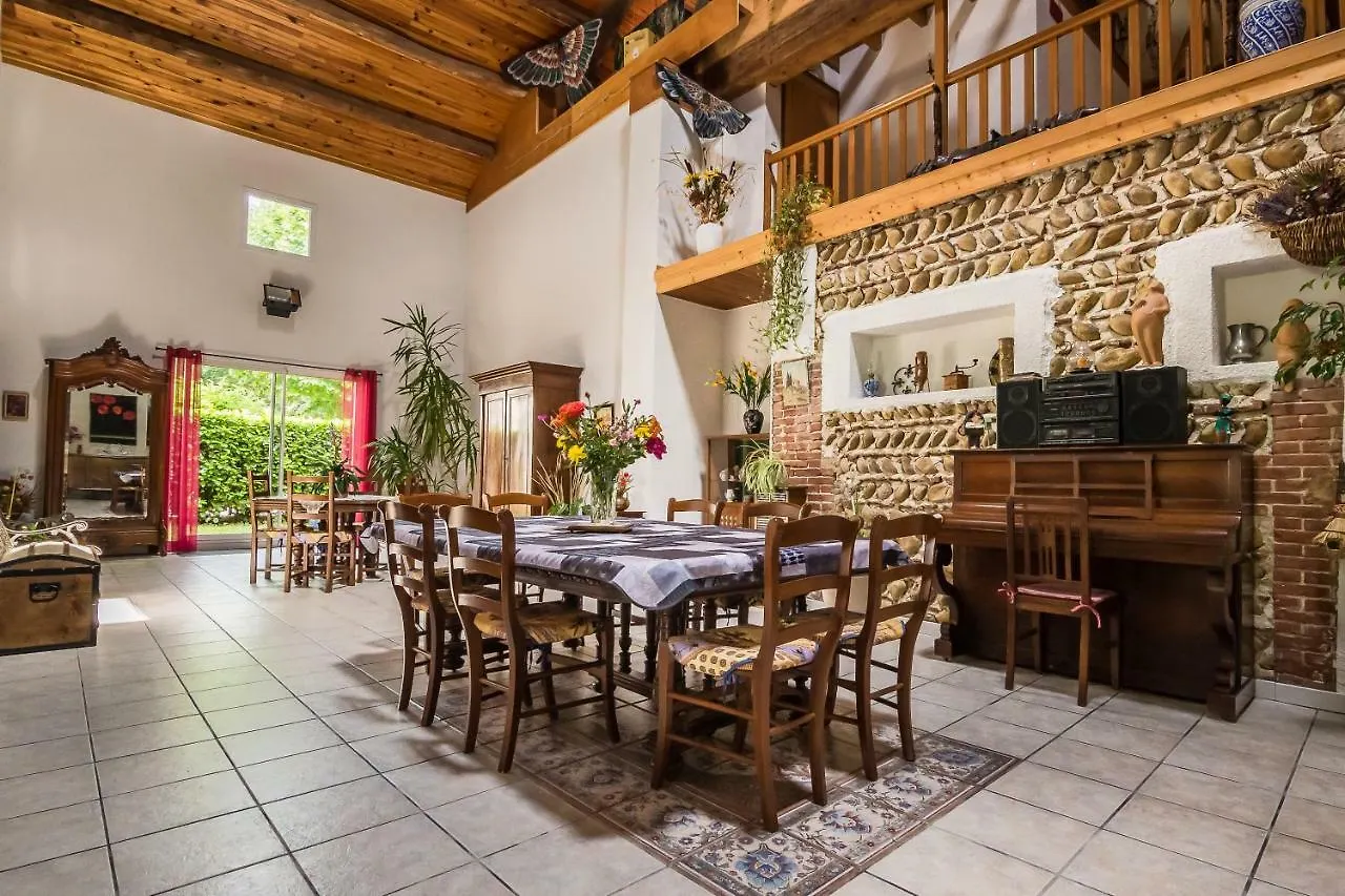 Le Clos Des Collieres Bed & Breakfast Marcollin France